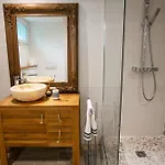 Erreka Txikia Oda ve Kahvaltı 4*