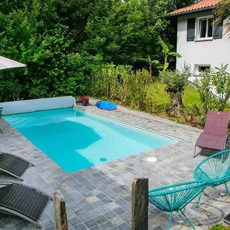 Erreka Txikia Bed & Breakfast Urrugne